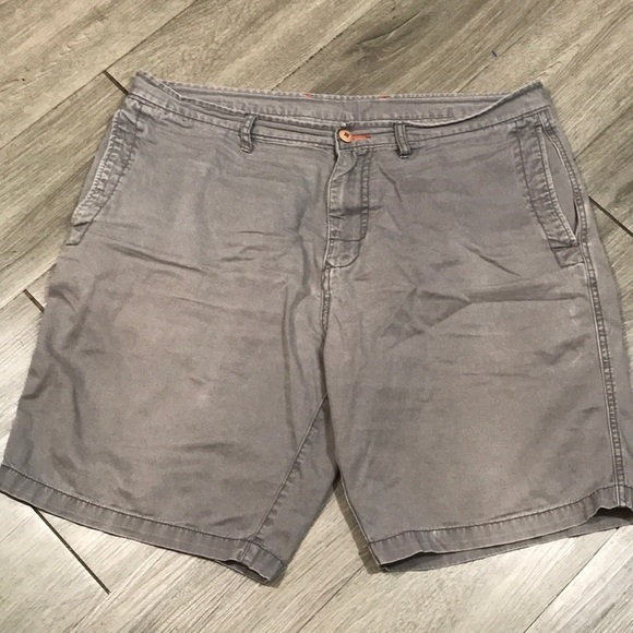 Tommy Bahama Gray Relaxed Fit Flat Front 100% Cotton Shorts size 38 - Picture 1 of 7